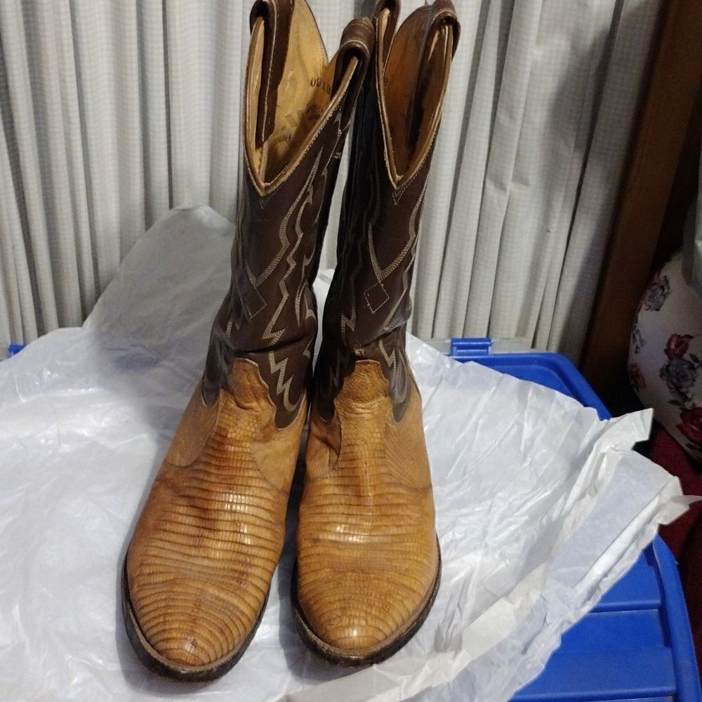 Vintage Tony Lama lizard skin boots